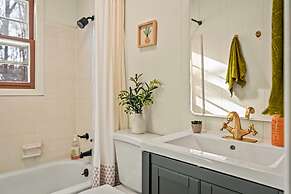 Burrow by Bidwell Cozy Arrowhead Lake Escape With Pools and Outdoor Ad