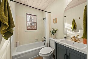 Burrow by Bidwell Cozy Arrowhead Lake Escape With Pools and Outdoor Ad