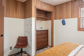 Burrow by Bidwell Cozy Arrowhead Lake Escape With Pools and Outdoor Ad