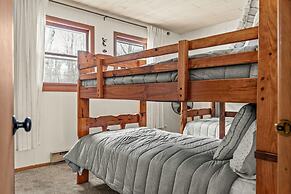 Burrow by Bidwell Cozy Arrowhead Lake Escape With Pools and Outdoor Ad