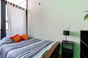 Melbourne Skyline Suite CBD with views