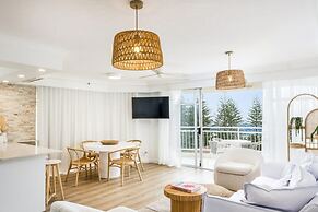 Ocean View Coastal Haven in Burleigh