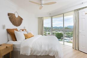 Ocean View Coastal Haven in Burleigh