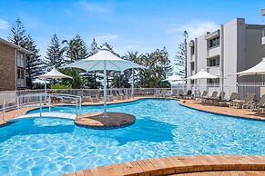 Ocean View Coastal Haven in Burleigh