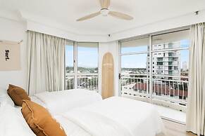 Ocean View Coastal Haven in Burleigh