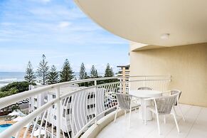 Ocean View Coastal Haven in Burleigh
