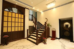 The Exotica Grandeur