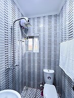 A Luxurious Single Room - The Paletinos