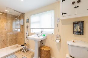 Host Stay Two Hoots Chalet