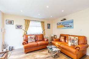 Host Stay Two Hoots Chalet