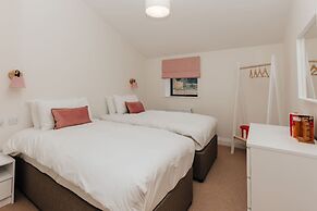 Home Farm Holiday Homes - Sleeps 26 - From 1415 Per Night