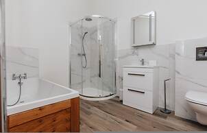 Home Farm Holiday Homes - Sleeps 26 - From 1415 Per Night