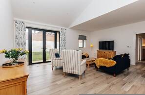 Home Farm Holiday Homes - Sleeps 26 - From 1415 Per Night