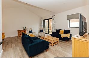 Home Farm Holiday Homes - Sleeps 26 - From 1415 Per Night