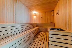 18th Floor Secure Luxury Condo With Pool & Fitness Included In Price