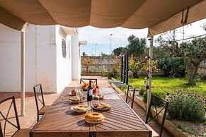 Sunshine Escape Villa In Porto Cesareo