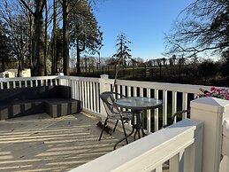 Berwick-upon-tweed - Caravan - Sleeps 6 - Parking