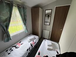 Berwick-upon-tweed - Caravan - Sleeps 6 - Parking