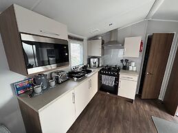 Berwick-upon-tweed - Caravan - Sleeps 6 - Parking