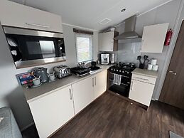 Berwick-upon-tweed - Caravan - Sleeps 6 - Parking