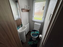 Berwick-upon-tweed - Caravan - Sleeps 6 - Parking