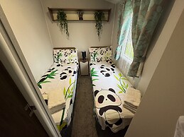 Berwick-upon-tweed - Caravan - Sleeps 6 - Parking