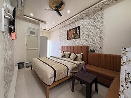 Hotel Vrajraj Palace