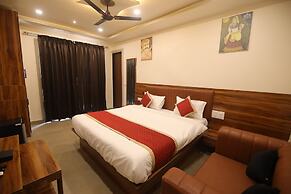 Hotel Vrajraj Palace