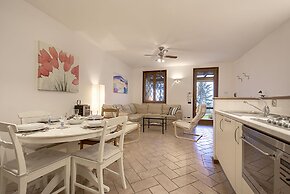 Lovely Flat With Shared Pool and Amazing Lake View