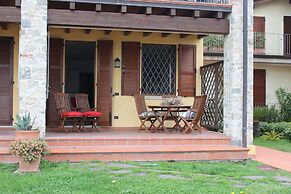 Lovely Flat With Shared Pool and Amazing Lake View