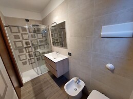 Lovely Flat With Shared Pool and Amazing Lake View