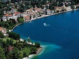 Lovely Flat With Shared Pool and Amazing Lake View