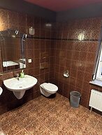 Large Apartment for 3-10 People Near Halle and Leipzig