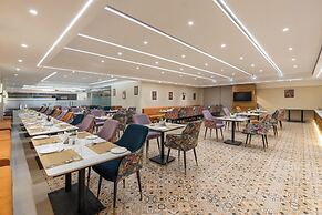 Clarks Inn Suites Agra