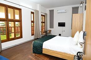 Saroja Villa by Monarch Stays