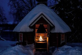 Mökit & Camping Peurasuvanto