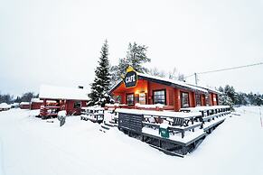 Mökit & Camping Peurasuvanto