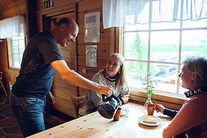 Mökit & Camping Peurasuvanto