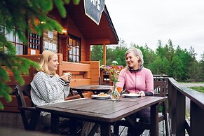 Mökit & Camping Peurasuvanto