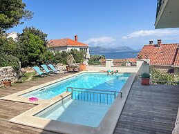 Eco Apartments Sunshine with heated pool