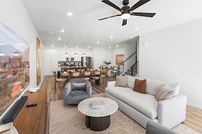 Brand New! Desert Cliff Sleeps 20 Guests!