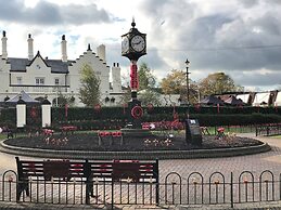 Captivating 1-bed Apartment in Hednesford