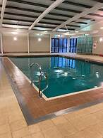 Caravan-sleep8-hottub-freep-balcony-familyfriendly