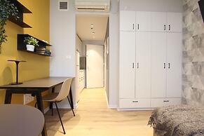 Solo STU apt TAU By Sea N Rent - C Bldg.