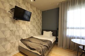 Solo STU apt TAU By Sea N Rent - C Bldg.
