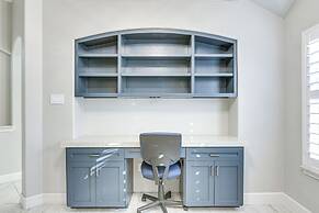 Community Pool & Courts: Missouri City Gem w/ Yard