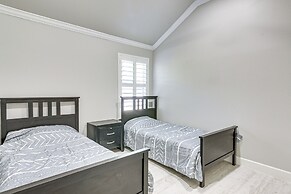 Community Pool & Courts: Missouri City Gem w/ Yard