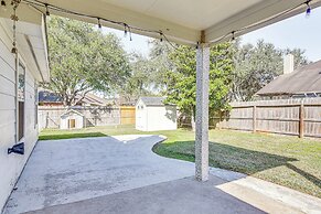 Community Pool & Courts: Missouri City Gem w/ Yard