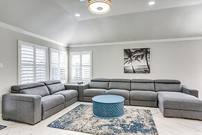 Community Pool & Courts: Missouri City Gem w/ Yard