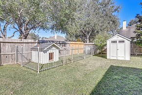 Community Pool & Courts: Missouri City Gem w/ Yard